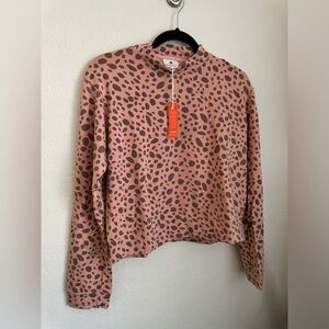 NWT- Sundry Leopard Drapey Super Soft Top Size Small